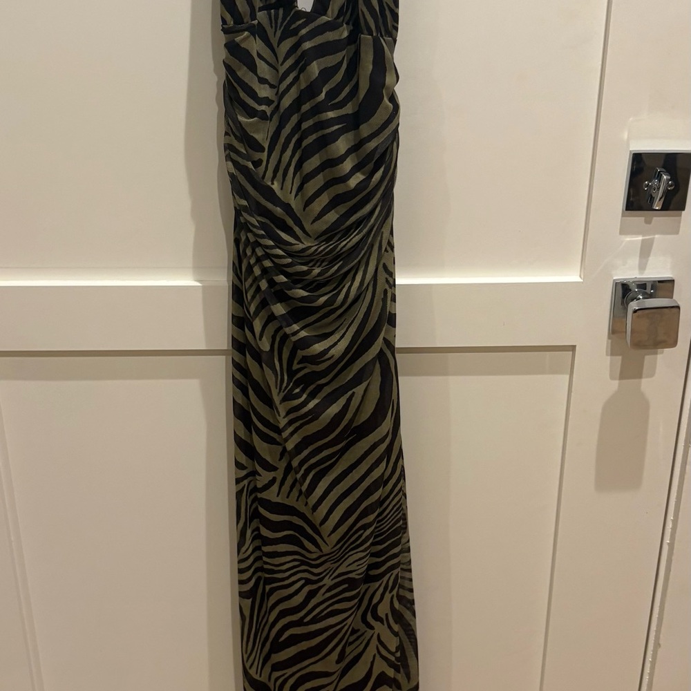 Zara Black and Olive Zebra Print Midi Dress med new without tags